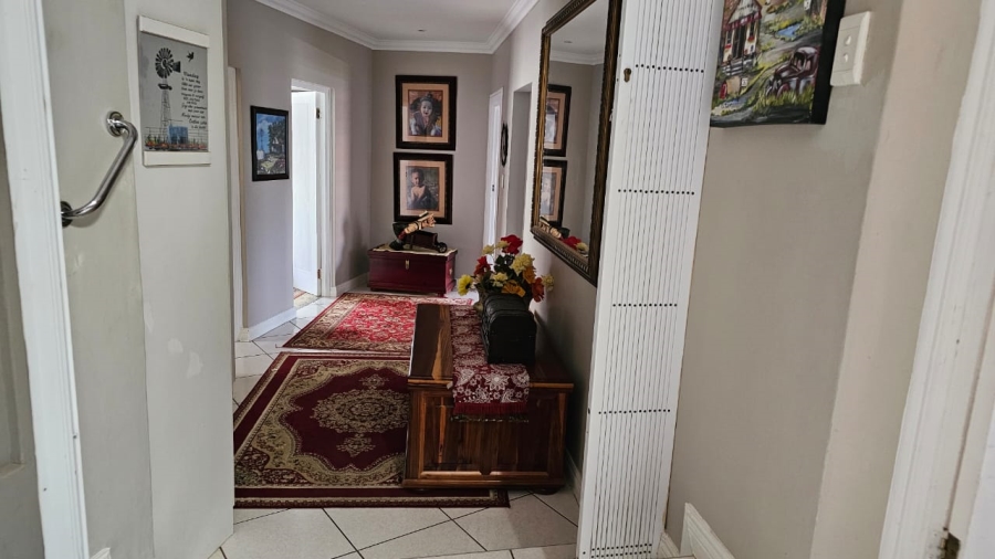 5 Bedroom Property for Sale in Boschdal North West